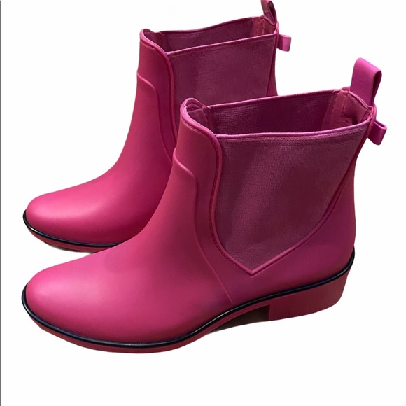 HP!!! EUC Kate Spade pink 8/9 pull on rain boots. - Picture 1 of 5
